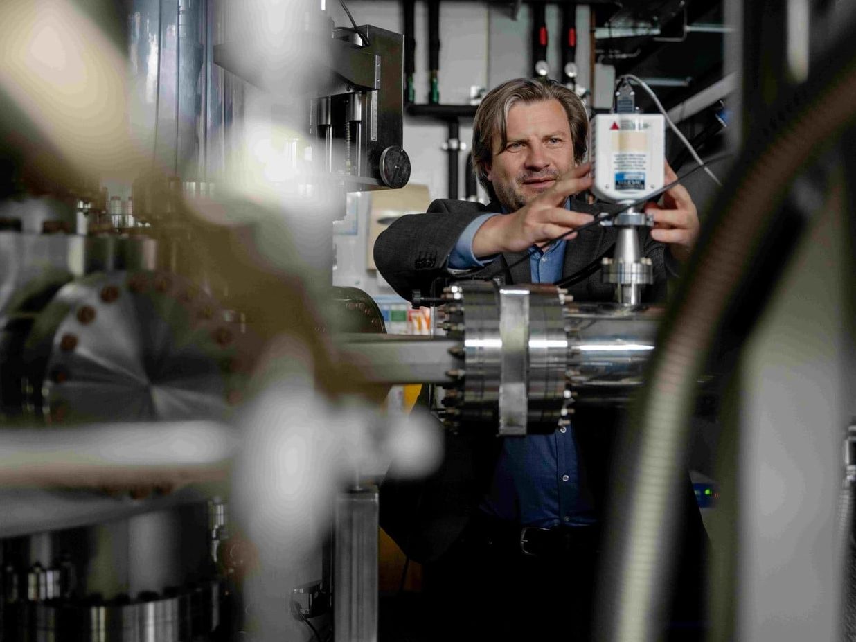 Forschung zu multifunktionalen Mischkristalloberflächen: 9 Millionen Euro für die Materialforschung Alfred Ludwig