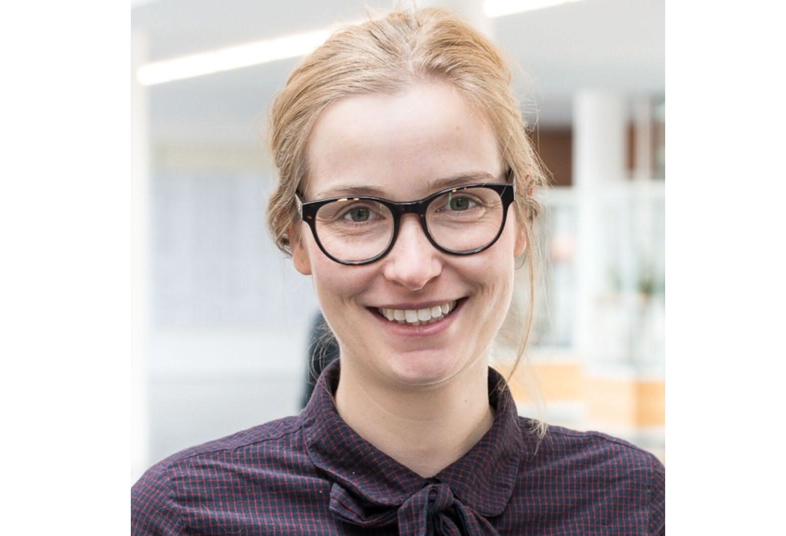 Dr. Kathrin Fröhlich Dr. Kathrin Fröhlich