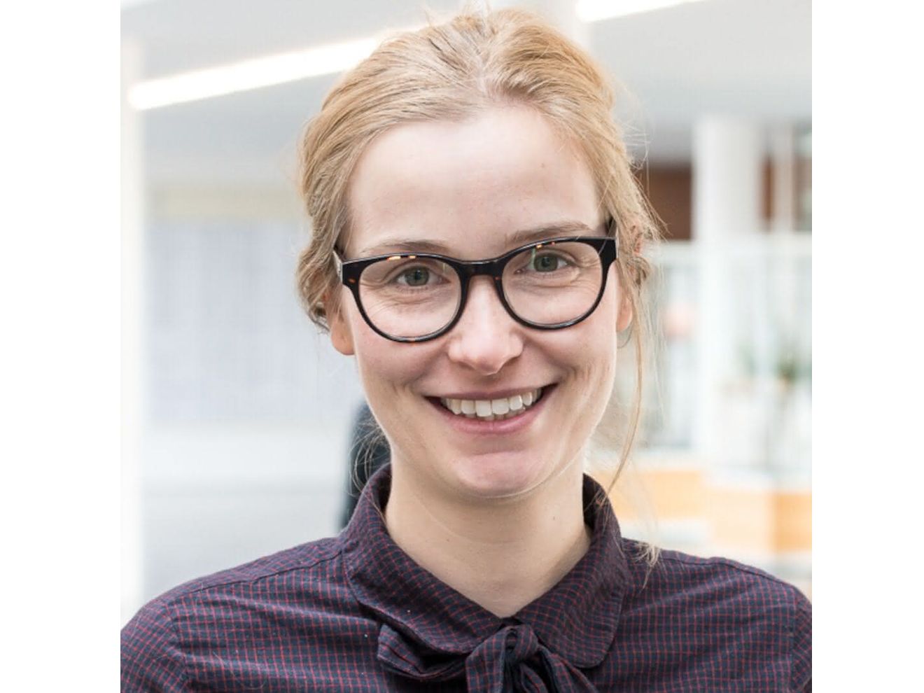 Dr. Kathrin Fröhlich Dr. Kathrin Fröhlich