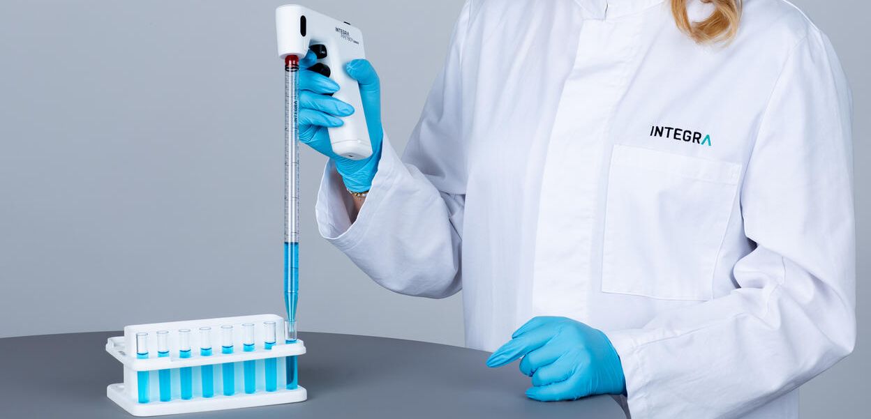 Die Pipettierhilfe PIPETBOY GENIUS Die Pipettierhilfe PIPETBOY GENIUS