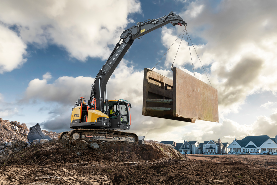 Volvo CE präsentiert den neuen Kurzheckbagger ECR 255 Volvo CE präsentiert den neuen Kurzheckbagger ECR 255