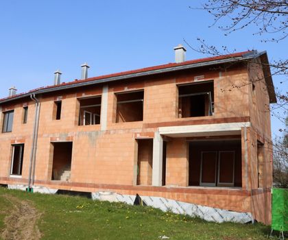 Leipfinger-Bader realisiert ökologisches Doppelhaus in Ziegelbauweise Leipfinger-Bader realisiert ökologisches Doppelhaus in Ziegelbauweise