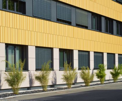 Tonality-Fassade für den Verwaltungsbau der Stadtwerke Hof