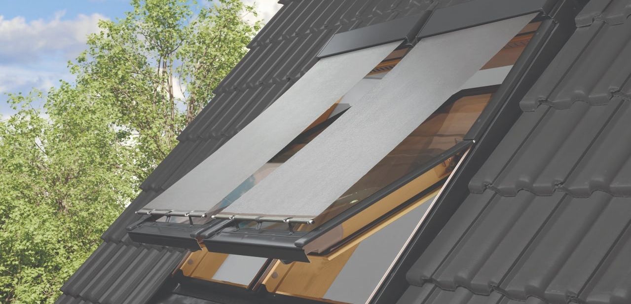 Dachfenster mit Fakro Netzmarkisen Dachfenster mit Fakro Netzmarkisen