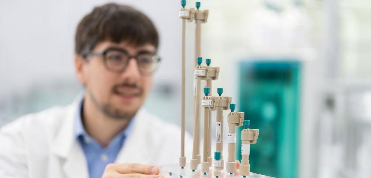Ionenchromatographie: Trennsäule zum Anionenaustausch Ionenchromatographie: Trennsäule zum Anionenaustausch