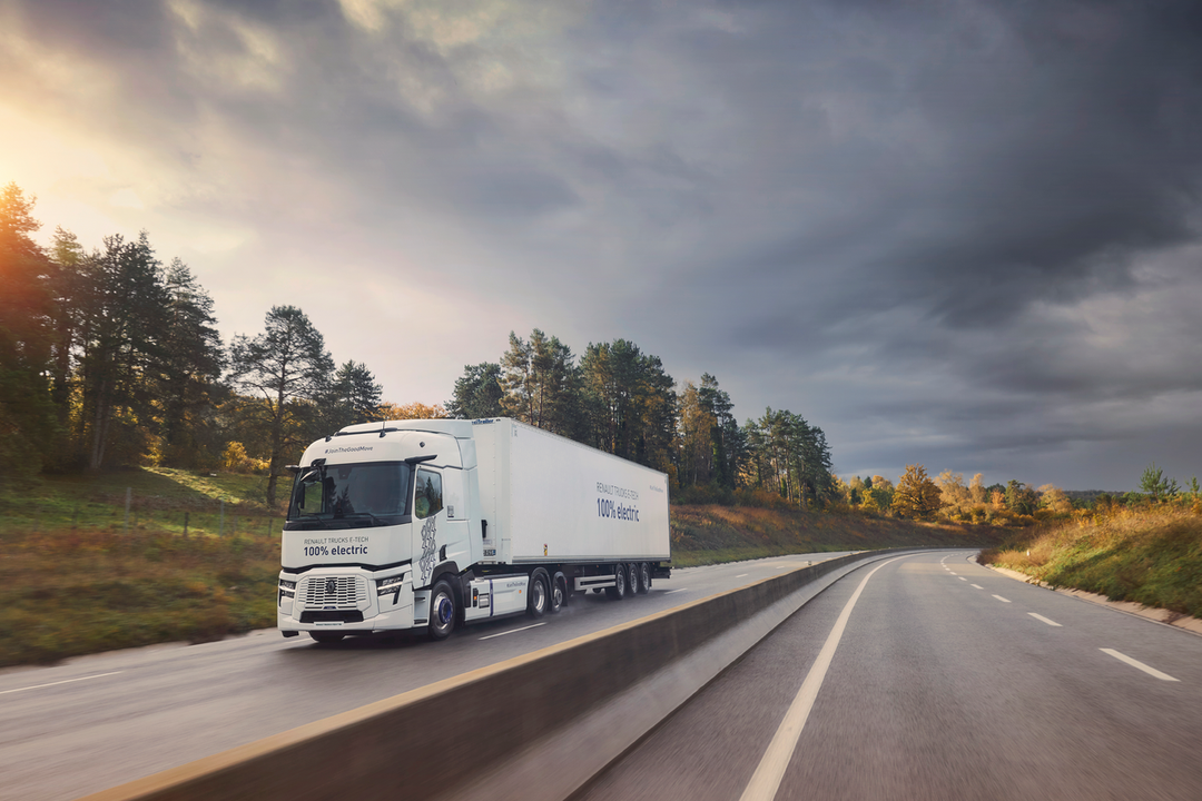 Elektrische Renault Trucks-Sattelzugmaschinen: Bis zu 660 Kilometer Reichweite