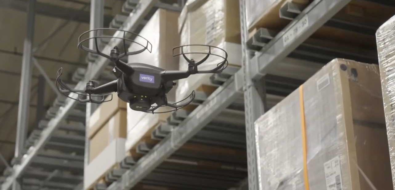 IERA-Award 2026 verliehen: Fliegender Lagerhaus-Roboter überzeugt Jury IERA-Award 2026 verliehen: Fliegender Lagerhaus-Roboter überzeugt Jury
