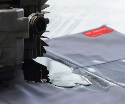 Auffangmatte im XXL-Format: Schutz vor tropfenden Flüssigkeiten
