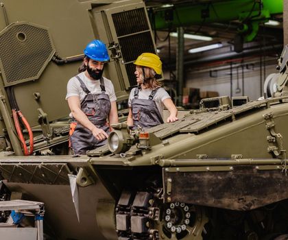 Rüstungsindustrie als Wachstumsmarkt?: Rüstung: Jedes dritte Industrieunternehmen sieht Chancen Rüstungsindustrie als Wachstumsmarkt?: Rüstung: Jedes dritte Industrieunternehmen sieht Chancen