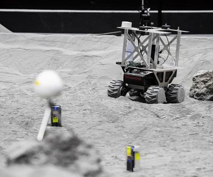 DLR: Swarm navigation system consisting of sensors, rovers and astronauts