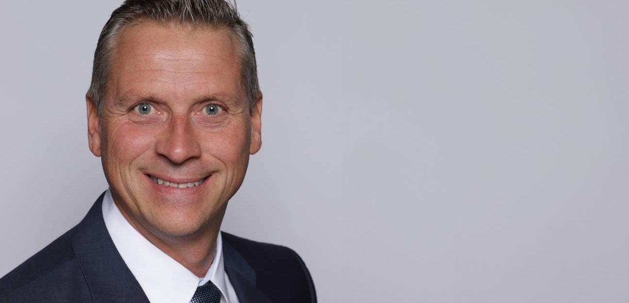 Interview mit Maik Ahlens, Sick Vertriebs-GmbH: Kartons zuverlässig und präzise positionieren Interview mit Maik Ahlens, Sick Vertriebs-GmbH: Kartons zuverlässig und präzise positionieren