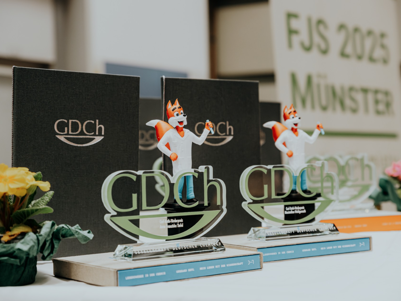 Carl Roth Förderpreis 2026: Bewerbungsphase gestartet. Carl Roth Förderpreis: Auszeichnung für Nachwuchsforschende der Chemie