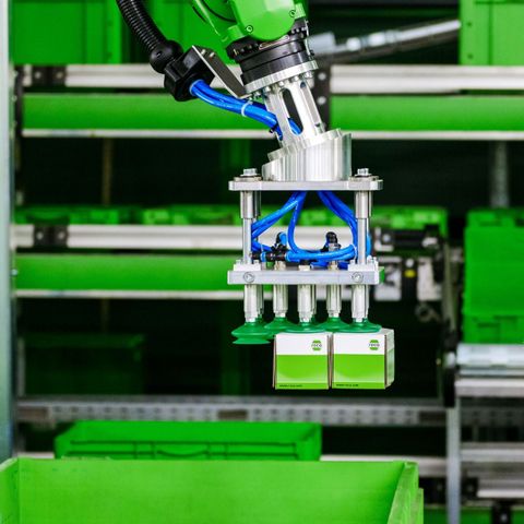 Lagerautomatisierung: Robotik-Integration für höhere Effizienz im Wareneingang Lagerautomatisierung: Robotik-Integration für höhere Effizienz im Wareneingang