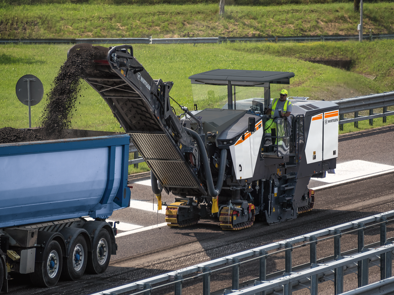 Wirtgen W 210 XF: Neue Dimension der Frästechnik im Straßenbau Wirtgen W 210 XF: Neue Dimension der Frästechnik im Straßenbau