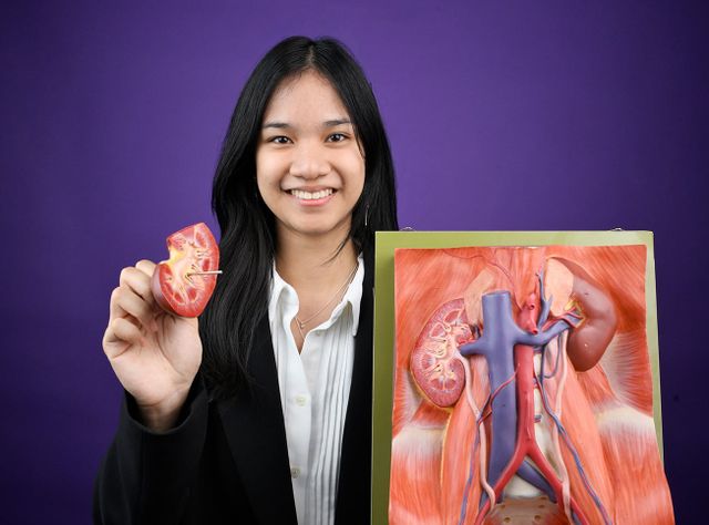 Bundessieg mit Big Data bei Jugend forscht: Erkenntnisse für die Transplantationsmedizin Jamila-Cate Tran überzeugte die Jury im Bundeswettbewerb im Fachgebiet Biologie.