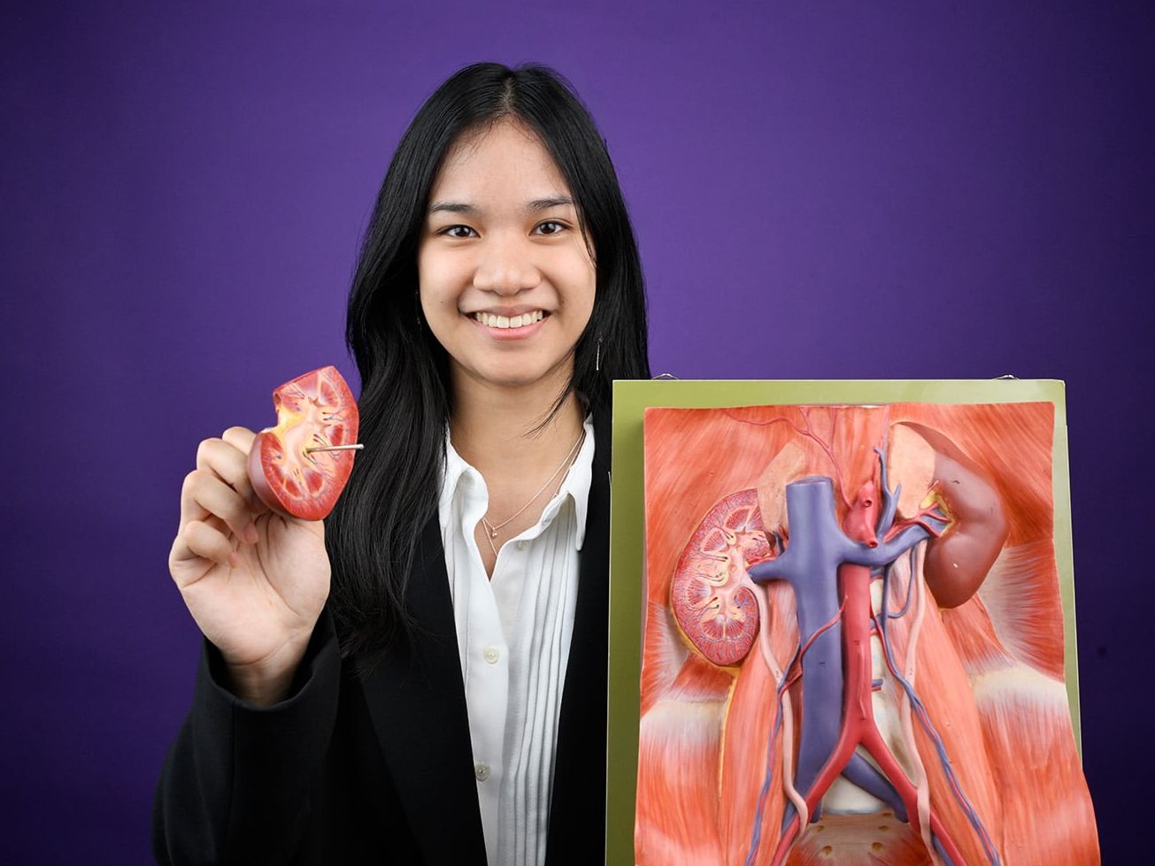 Bundessieg mit Big Data bei Jugend forscht: Erkenntnisse für die Transplantationsmedizin Jamila-Cate Tran überzeugte die Jury im Bundeswettbewerb im Fachgebiet Biologie.