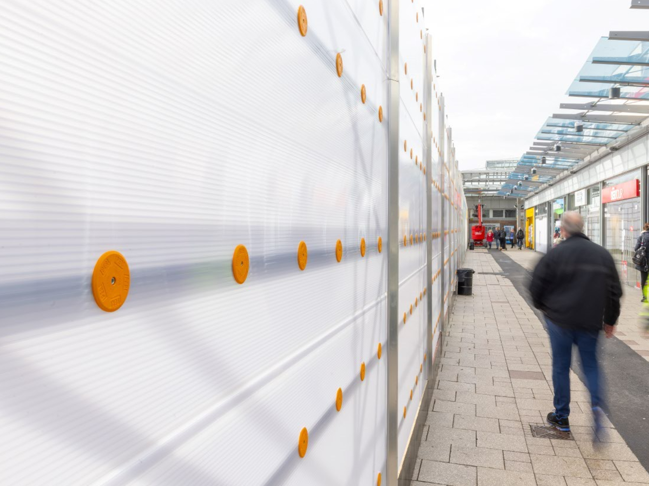 PERI UP Cladding: Innovative Einhausung für sicheren und komfortablen Gerüstbau