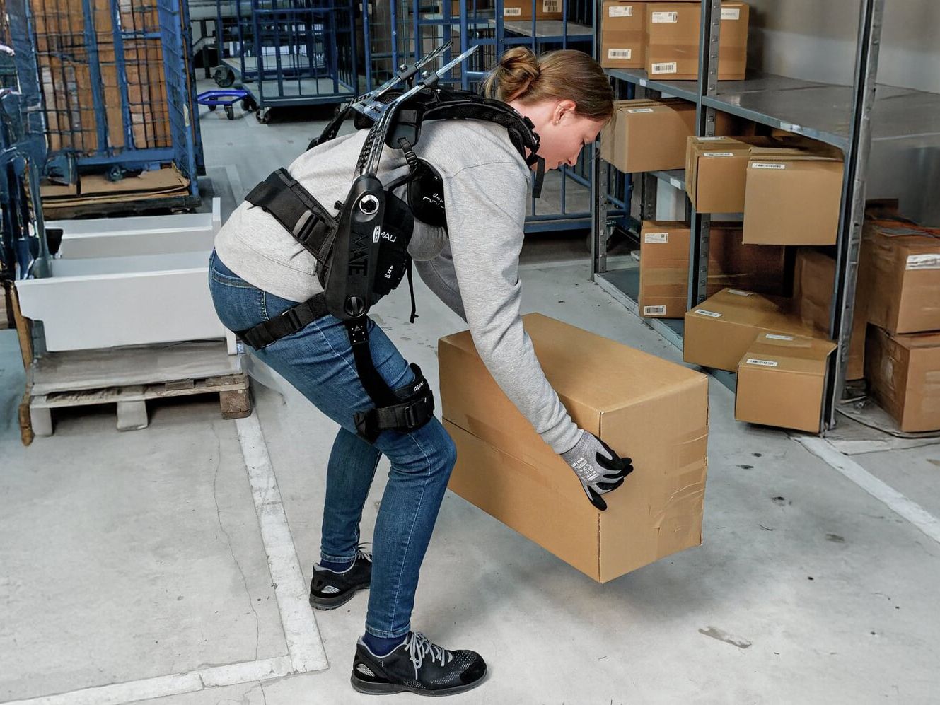Schmalz auf der Logimat 2026: Kraftsparend greifen mit Exoskelett Schmalz auf der Logimat 2026: Kraftsparend greifen mit Exoskelett