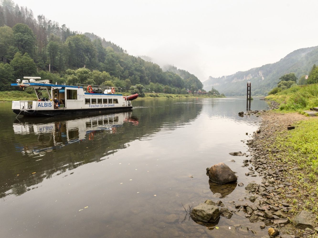 Forschungsprojekt: Wie belastet ist die Elbe?