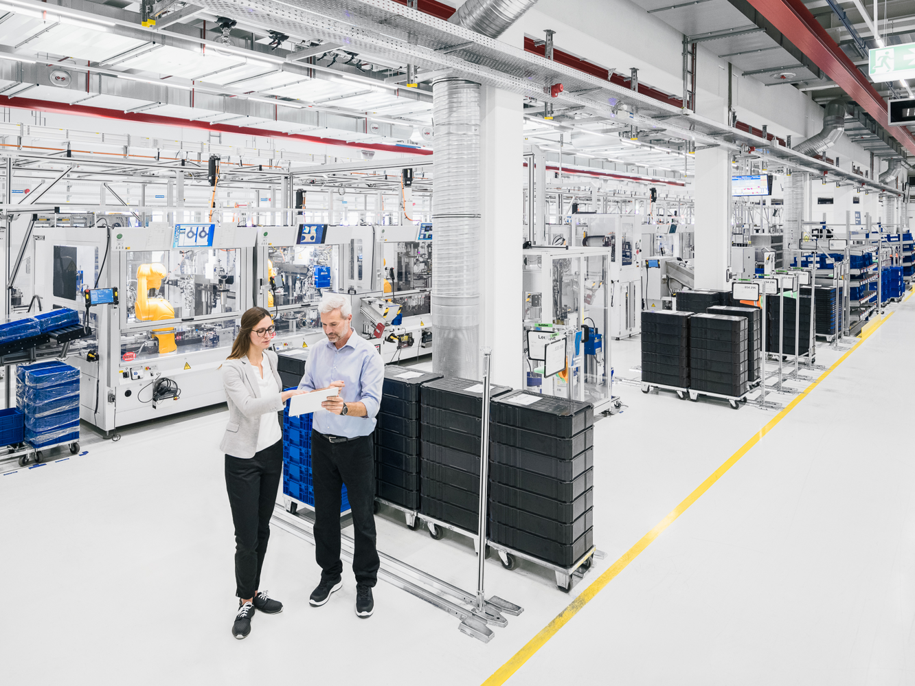 Bosch at the Hannover Messe 2026: Agentic AI, digital twins and new manufacturing technologies Bosch uses the example of collaboration on the store floor to show how agentic AI can become a partner for people.