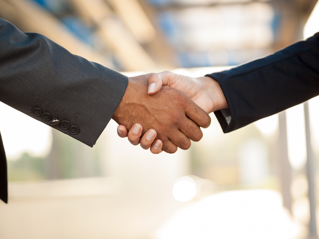 Proalpha acquires Mapex: AI-supported MES platform for SMEs Symbolic image of a handshake