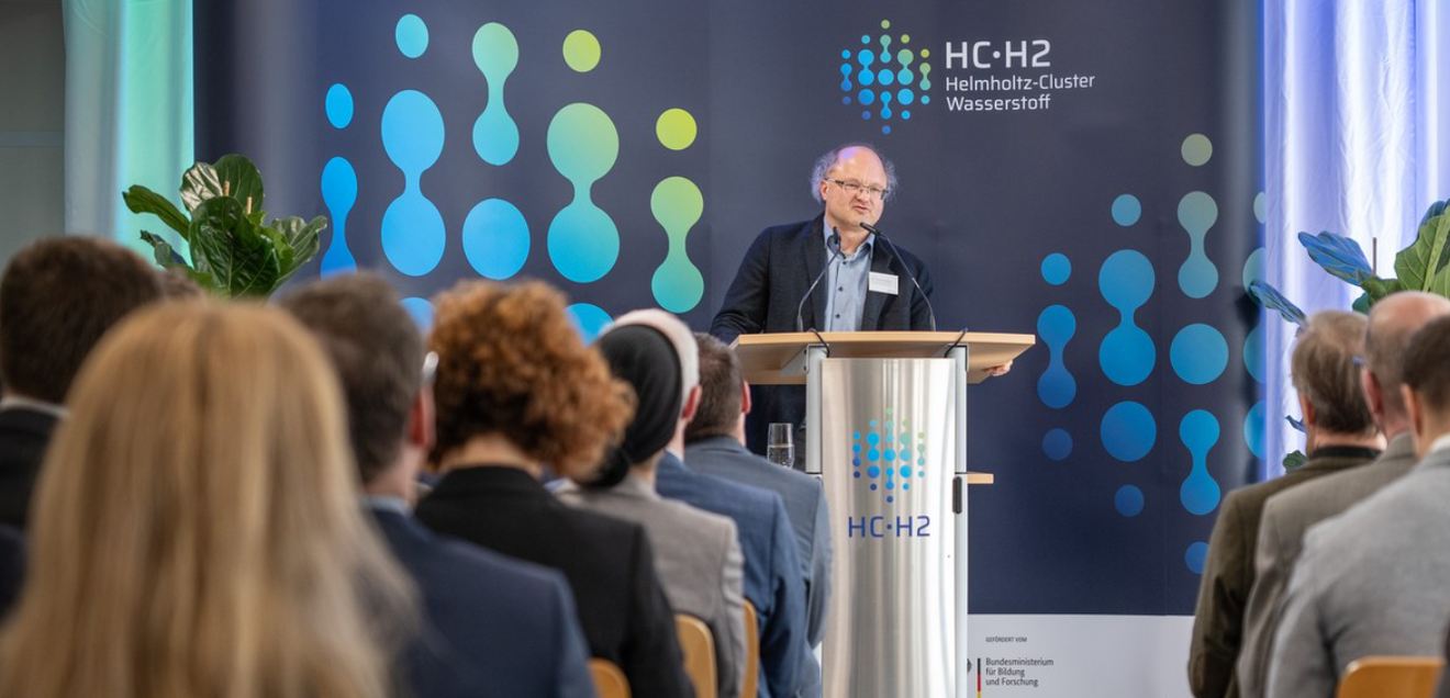 Peter Wasserscheid leitet neuen Institutsbereich am Jülicher Institut für nachhaltige Wasserstoffwirtschaft Prof. Peter Wasserscheid