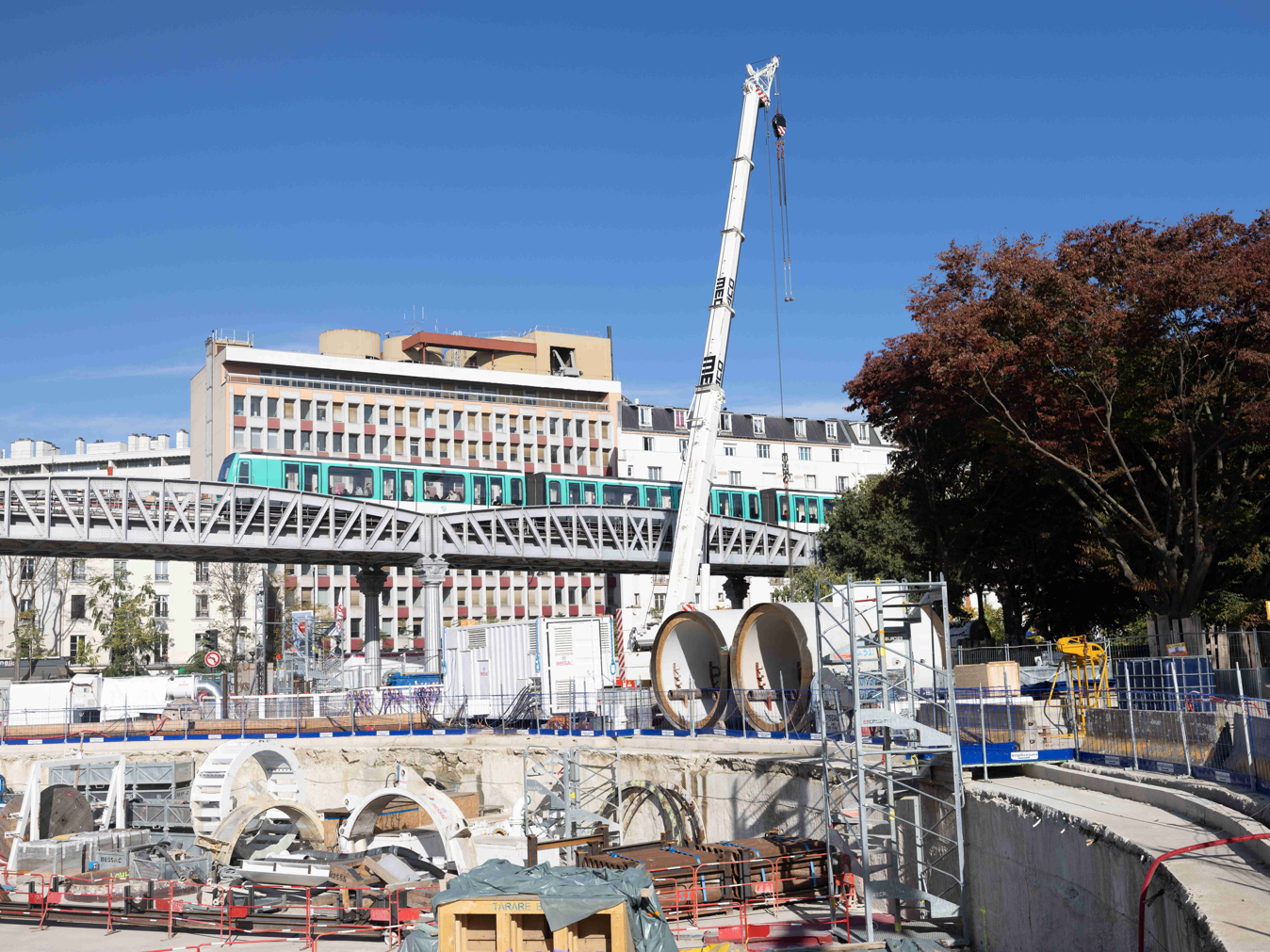 Die Baustelle, auf der die Vorstriebrohre von Berding Beton eingesetzt werden.