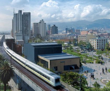 Siemens Sustainability Report 2025: DEGREES targets for climate protection, resource efficiency & social impact met Siemens Sustainability Report 2025 Symbolic image shows sustainable cityscape: DEGREES targets for climate protection, resource efficiency & social impact met