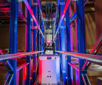 Transportrobotik: Autonomer Gabelstapler im Portfolio von ABB Robotics