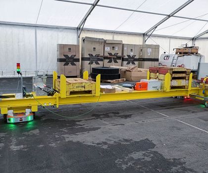 Schwerlasttransport: Schwarmbetrieb von AGVS