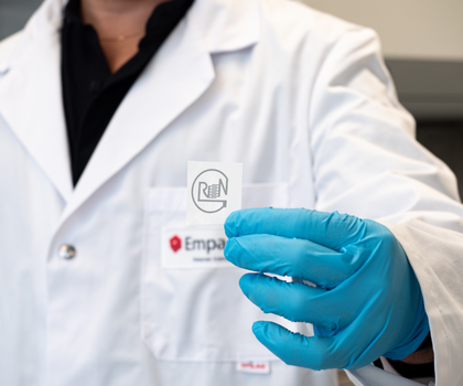 Bioabbaubare Etikette macht Transportbedingungen nachvollziehbar Bioabbaubare Etikette macht Transportbedingungen nachvollziehbar