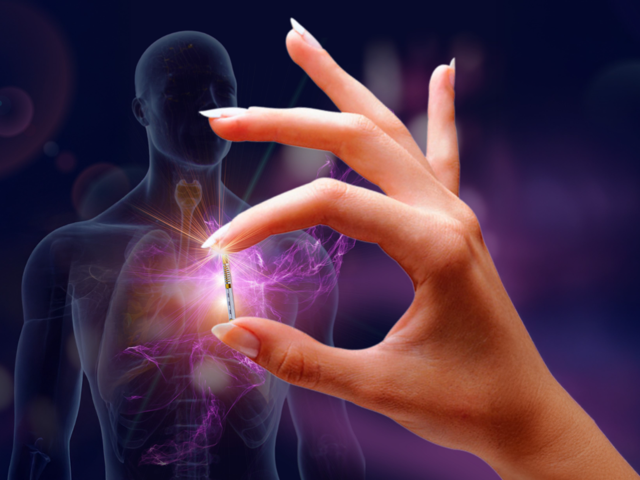 Krebsforschung: Strahlentherapie soll direkt im Körper wirken und gesundes Gewebe schonen Symbolbild Hand hält Elektronenbeschleuniger: Dadurch soll Strahlentherapie direkt im Körper wirken und gesundes Gewebe schonen
