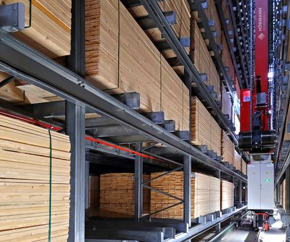 High-bay warehouse: Automate with high throughput High-bay warehouse: Automate with high throughput