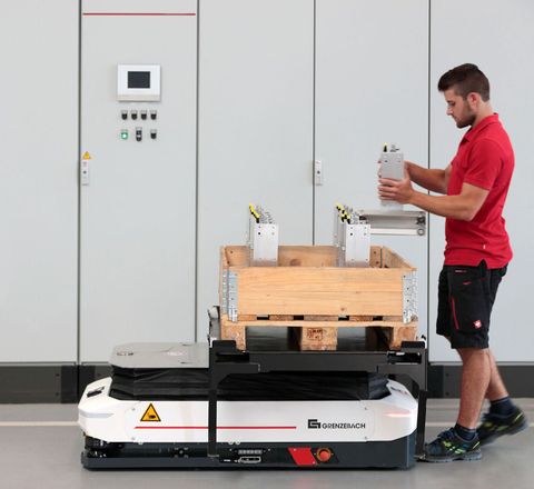 Fahrerlose Transportsysteme: Mehr Power für mehr Produktivität Transportfahrzeug