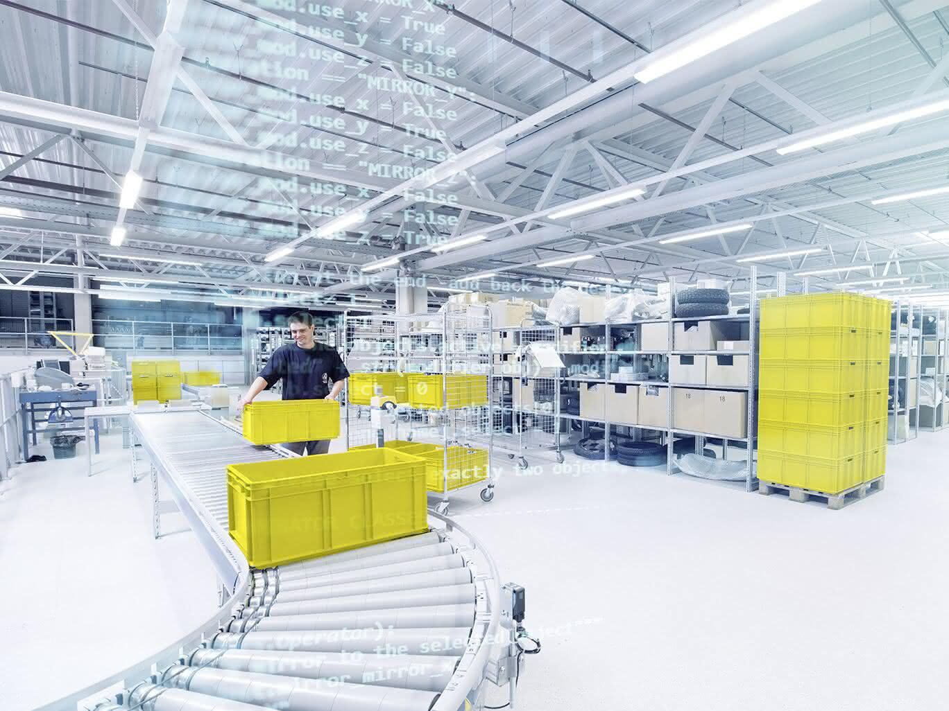 Conveyor system in the warehouse