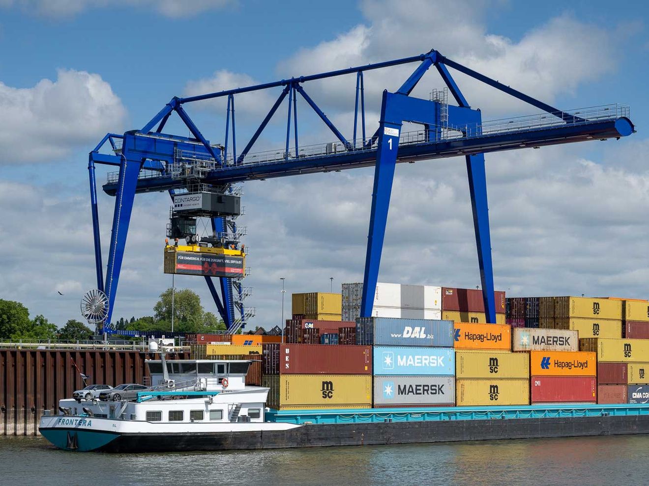 Contargo schließt Terminal-Ausbau ab: Neue Containerbrücke am Port Emmerich Contargo schließt Terminal-Ausbau ab: Neue Containerbrücke am Port Emmerich