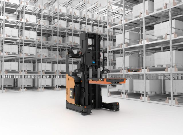 Storage and retrieval system: Automated optimization of storage space