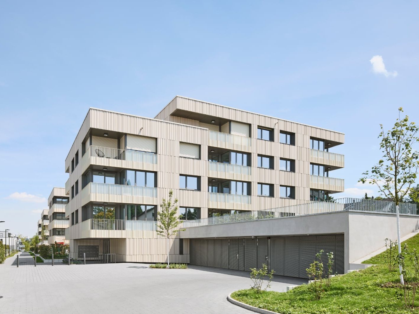 Tonality-Keramikfassade für vier Mehrfamilienhäuser in Pforzheim Tonality-Keramikfassade für vier Mehrfamilienhäuser in Pforzheim