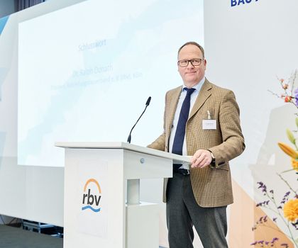 Dekarbonisierung, Digitalisierung und Fachkräfte sind derzeit die drei wesentlichen Koordinaten im Zieldreieck einer zukunftsorientierten Bauwirtschaft. Zukunft – ein Update!