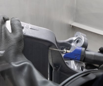 Größerer Arbeitsraum, bessere Sicht: Joke entwickelt Arbeitsstation zur 3D-Druck-Nachbearbeitung weiter Größerer Arbeitsraum, bessere Sicht: Joke entwickelt Arbeitsstation zur 3D-Druck-Nachbearbeitung weiter