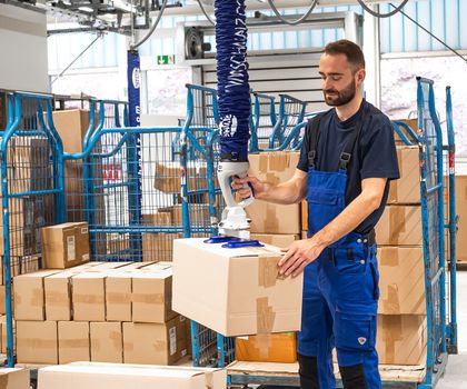 Logimat 2025: Greifen und Heben: Noch mehr Ergonomie in der Intralogistik Logimat 2025: Greifen und Heben: Noch mehr Ergonomie in der Intralogistik