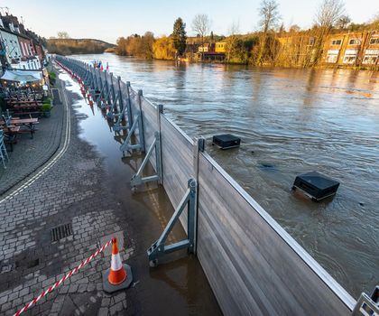 TPE von Kremer: TPE-Dichtungsprofile für den Hochwasserschutz TPE von Kremer: TPE-Dichtungsprofile für den Hochwasserschutz