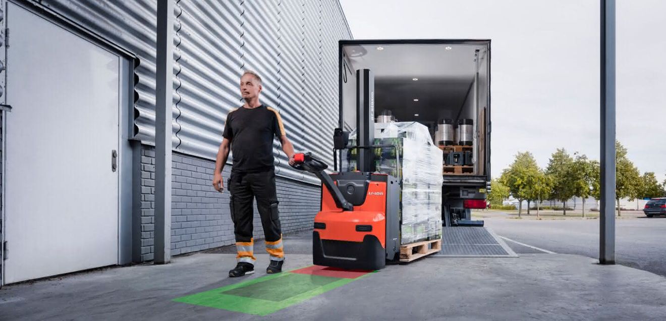 Assistenzsysteme: Mehr Sicherheit im Lager Assistenzsysteme: Mehr Sicherheit im Lager