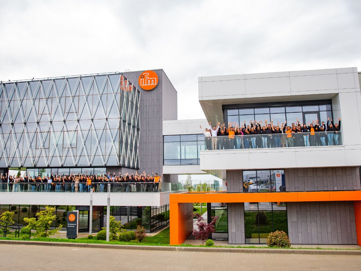 Zeichen für Nachhaltigkeit: ifm eröffnet zertifizierte „Green Factory“ im rumänischen Sibiu Zeichen für Nachhaltigkeit: ifm eröffnet zertifizierte „Green Factory“ im rumänischen Sibiu