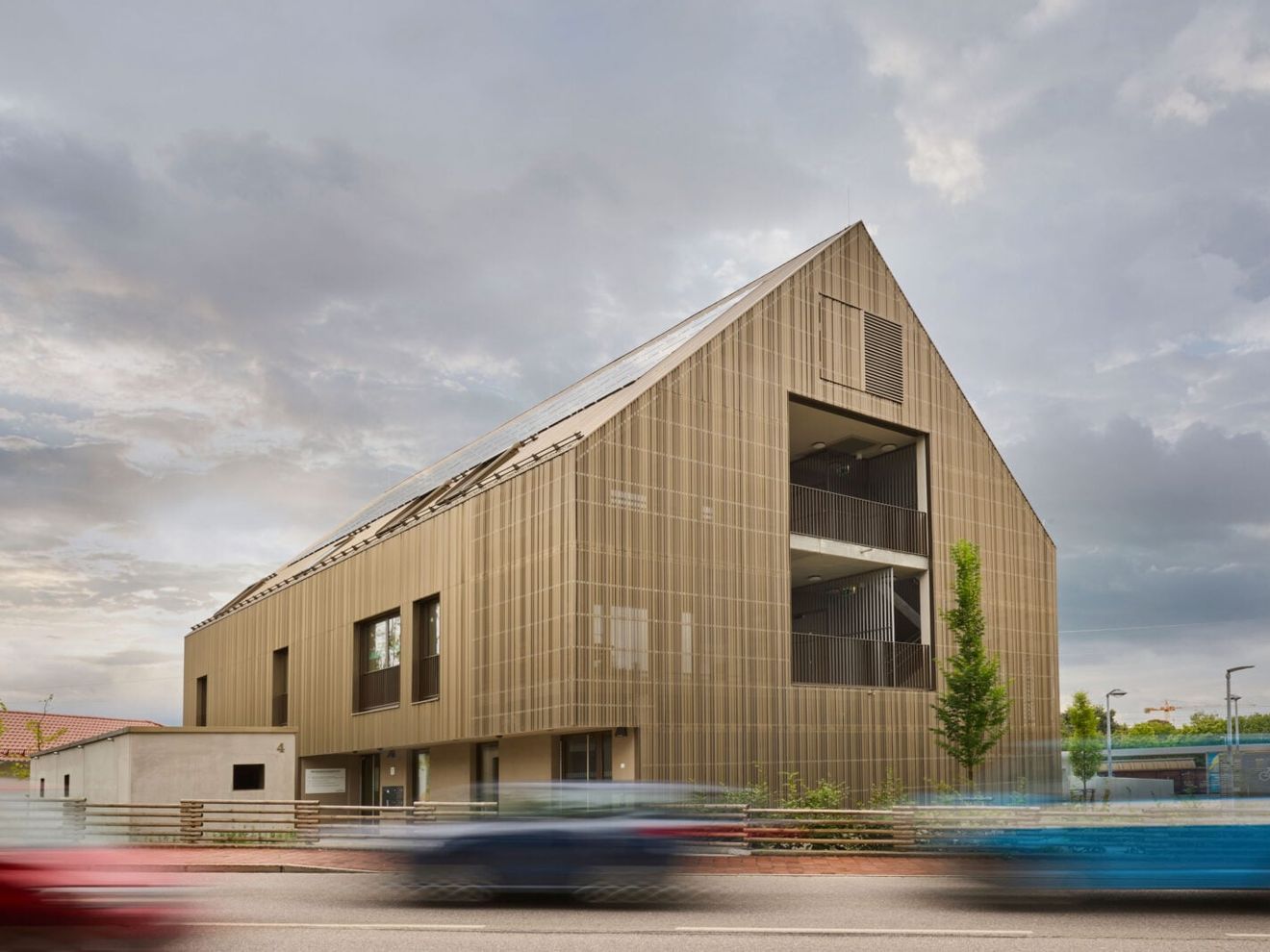 Maximale Gestaltungsfreiheit für die Fassade mit Kalzip Maximale Gestaltungsfreiheit für die Fassade mit Kalzip