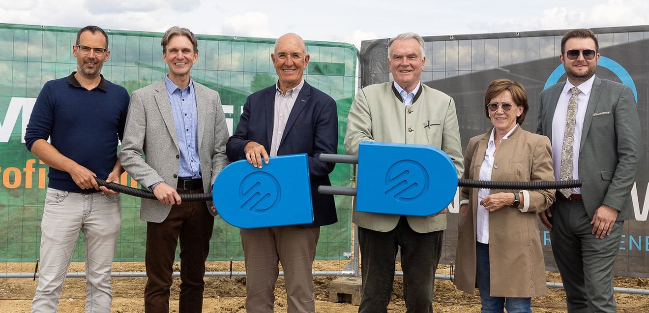 BWZ Achstetten GmbH - 4,5-MWp-Photovoltaik-Freiflächenanlage startet auf Kiesfläche BWZ Achstetten GmbH - 4,5-MWp-Photovoltaik-Freiflächenanlage startet auf Kiesfläche