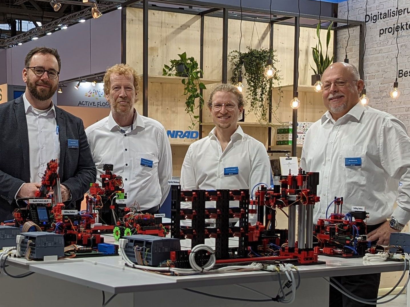 Conrad Electronic: Ausbildung 4.0 – von Simulationsmodell bis Makerspace