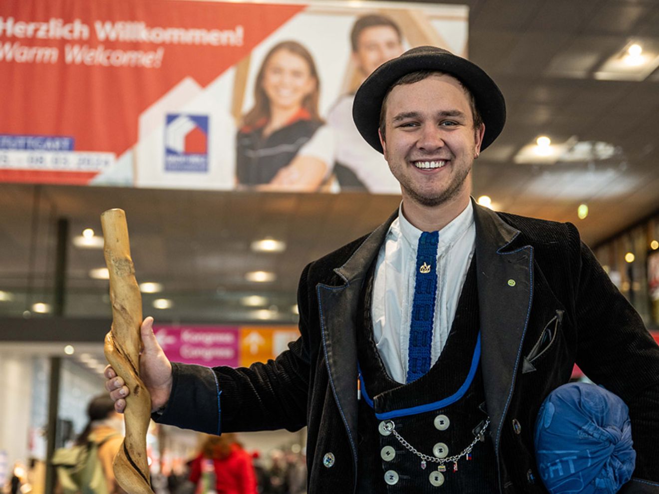 Zimmerer auf der Dach + Holz International