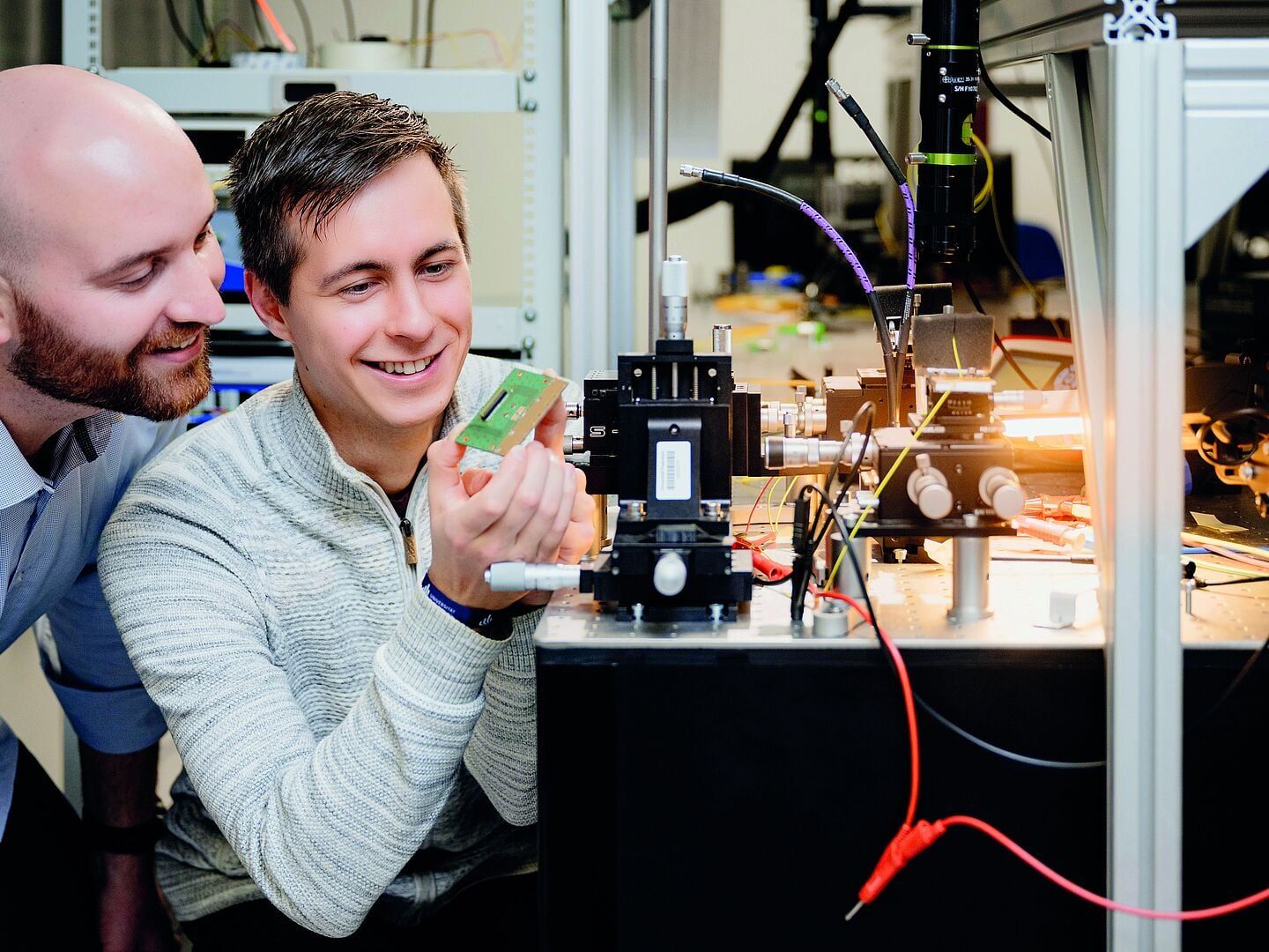 Universität Paderborn: Elektronischer Chip mit weltweit höchster Bandbreite Universität Paderborn: Elektronischer Chip mit weltweit höchster Bandbreite