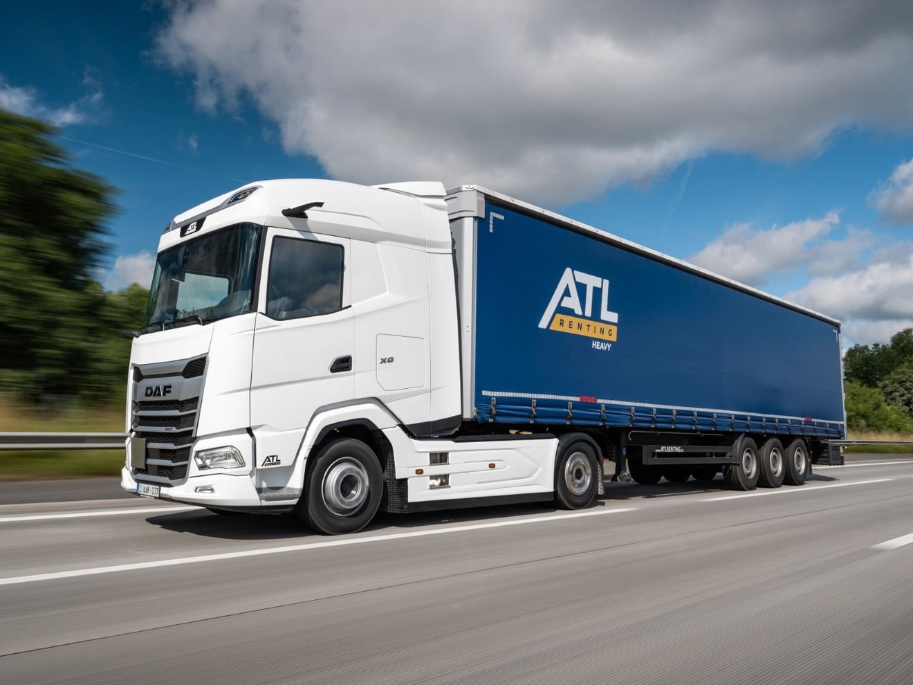 Führendes Mietwagenunternehmen entscheidet sich aufgrund hervorragender Erfahrungen abermals für DAF-Modelle der neuen Generation ATL Renting nimmt seinen 2.000. DAF-Lkw entgegen